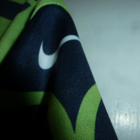 Seattle Seahawks NFL Team Apparel T-Shirt XXL Neon Green /Nike logo - Picture 4 of 13
